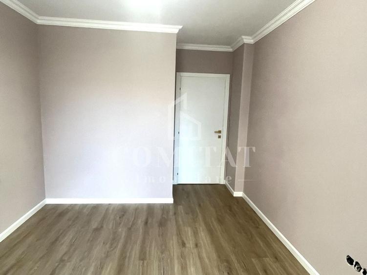 Apartament cu 3 camere semidecomandat în Florești