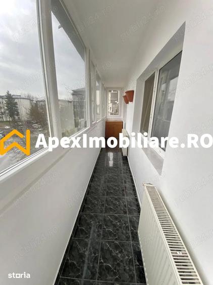 Apartament cu 3 camere semidecomandat în Central