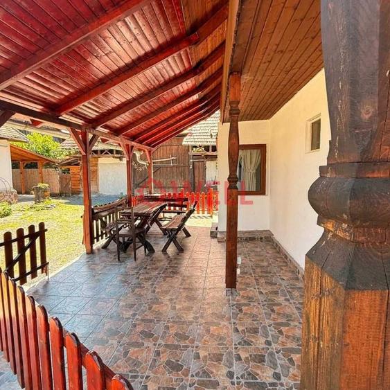 Casă cu 4 camere în Sărățeni