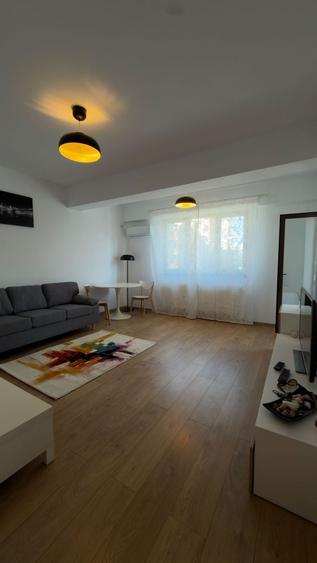 Apartament cu 3 camere decomandat, mobilat în Bucureștii Noi