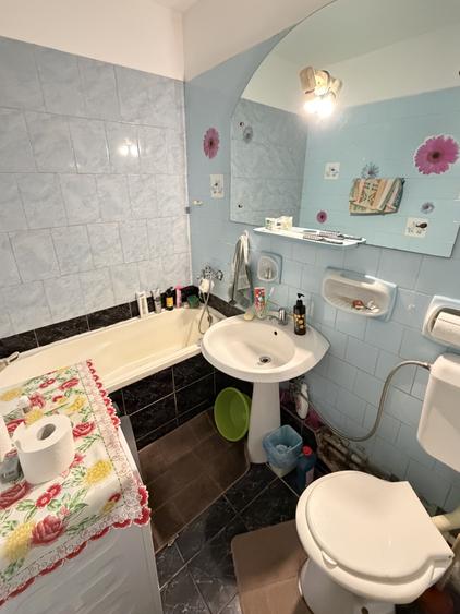 Apartament cu 2 camere semidecomandat, mobilat în Bălcescu