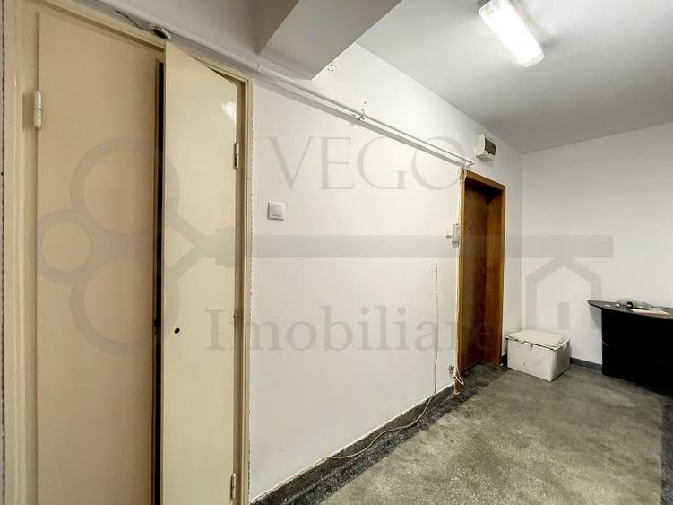 Apartament cu 3 camere decomandat, in zona Centrala, strada Republicii - 8