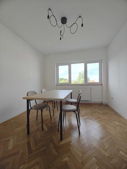 Apartament cu 4 camere semidecomandat în Ultracentral