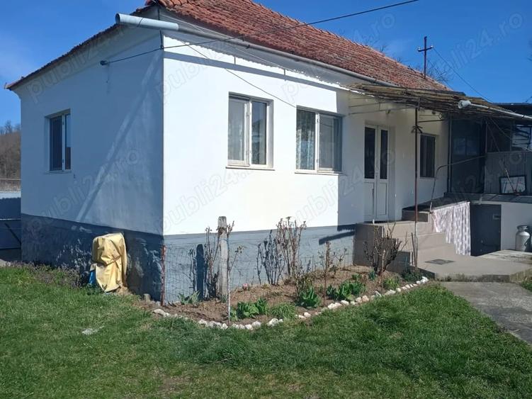 Casă cu 2 camere cu Teren 1950 Mp în Gothatea