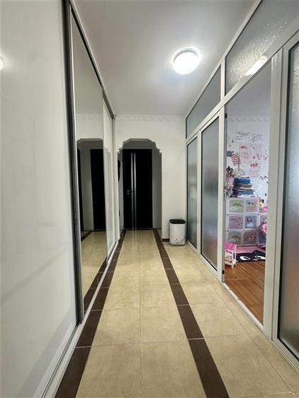 Apartament cu 3 camere decomandat, mobilat în Km 4-5