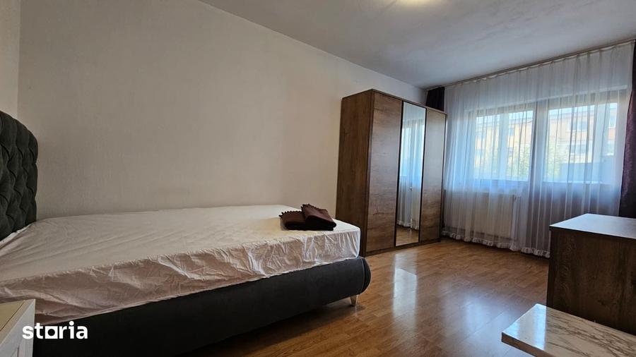 Garsonieră decomandată în Schei