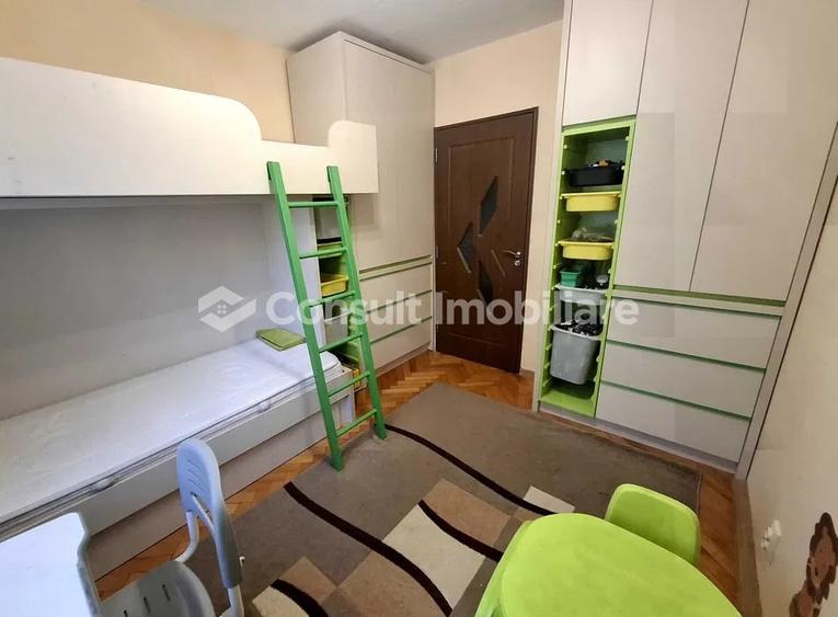 Apartament cu 3 camere semidecomandat, mobilat în Gheorgheni