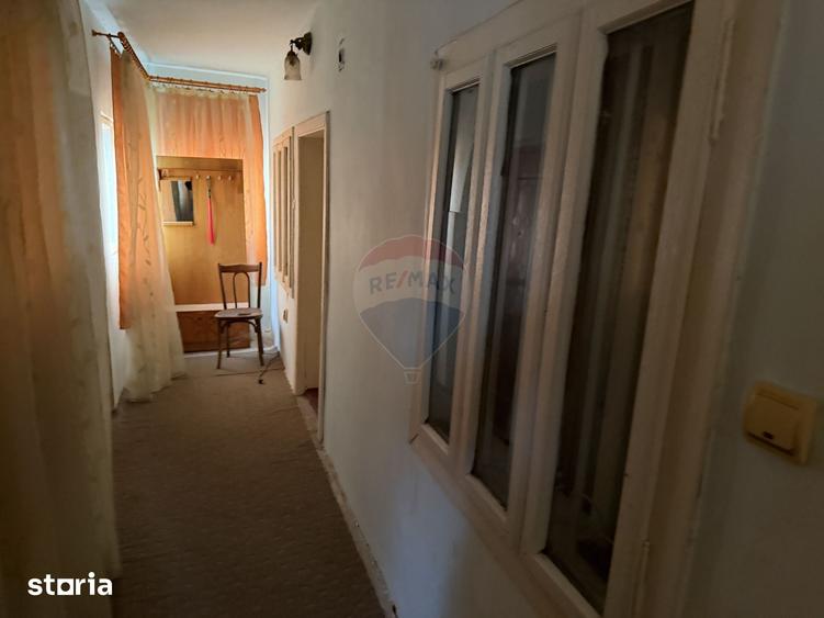 Casă cu 4 camere cu Teren 13000 Mp în Țifești