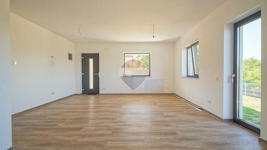 Casa noua langa Bra?ov, curte insorita ?i vedere panoramica - 8
