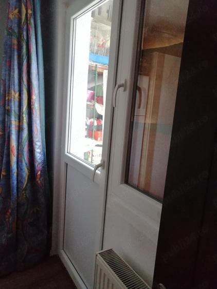 Apartament cu 3 camere semidecomandat în Moroasa 2