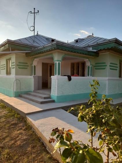 Casă individuală cu 5 camere cu Canalizare în Prăjești (Măgirești)