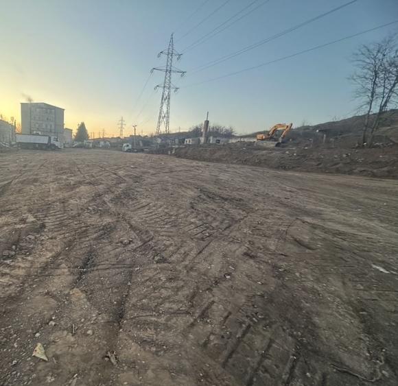 Spațiu comercial, de 10,000 mp, în Schela Cladovei