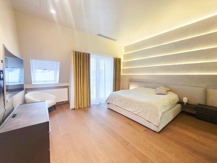 Apartament cu 4 camere decomandat, mobilat în Iancu Nicolae