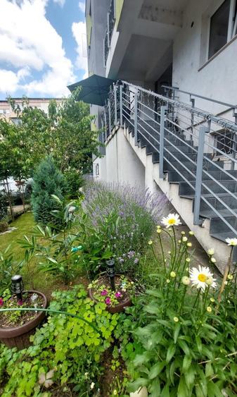 Apartament cu 3 camere decomandat în George Enescu