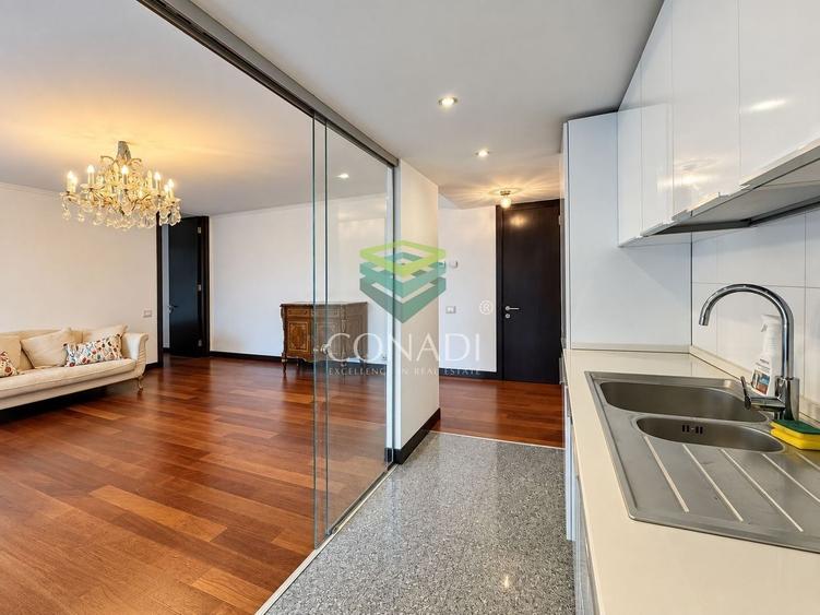 Apartament cu 3 camere semidecomandat în Arcul de Triumf