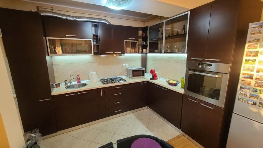 Apartament cu 2 camere semidecomandat în Industriilor