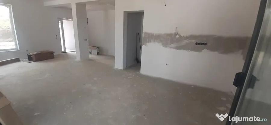 Casă cu 3 camere cu Teren 550 Mp în Satu Nou de Jos