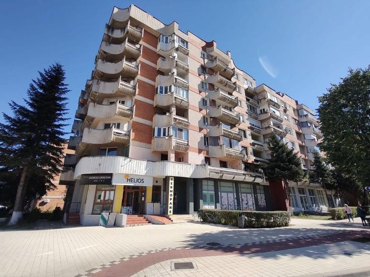 Spațiu comercial, de 64 mp, în Central