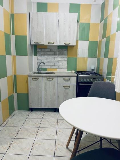 Apartament cu 2 camere semidecomandat în Baba Novac