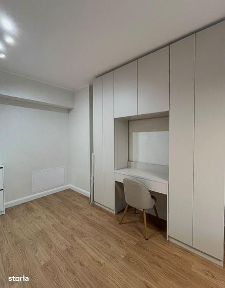 Apartament cu 7 camere decomandat în Central