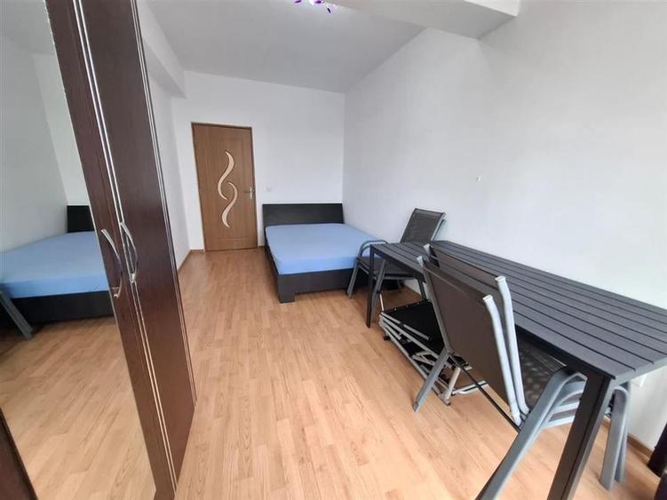 Apartament cu 3 camere semidecomandat, mobilat în Șelimbăr