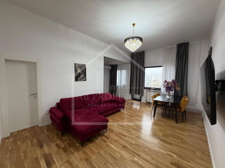 Apartament cu 3 camere decomandat, mobilat în Calea Victoriei