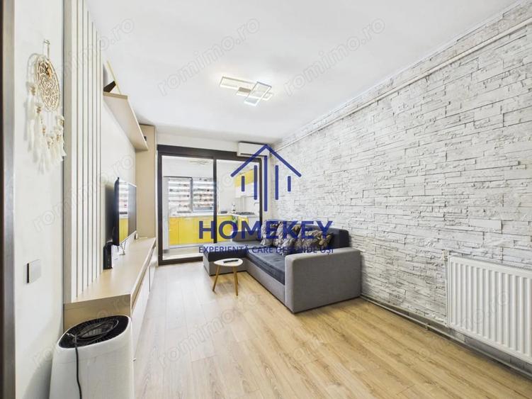 Apartament cu 3 camere semidecomandat, mobilat în Central