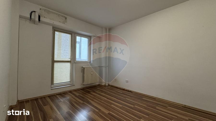 Apartament cu 4 camere decomandat în 13 Septembrie