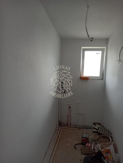 Casă individuală cu 4 camere cu Canalizare în Viișoara