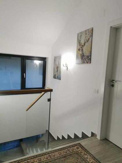 Casă cu 4 camere în Vadu Anei