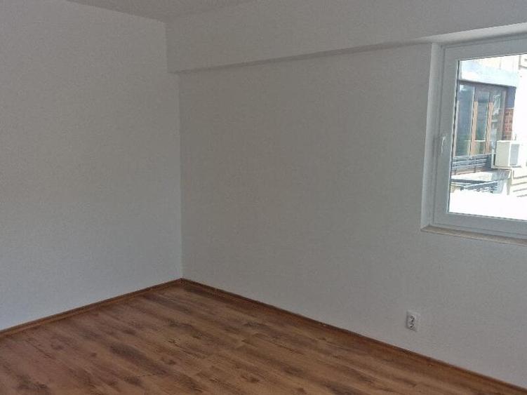 Apartament cu 2 camere decomandat în Splaiul Unirii