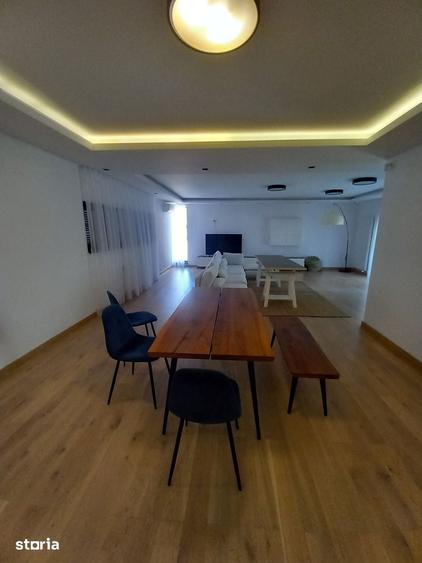 Casă cu 6 camere cu Teren 386 Mp în Băneasa