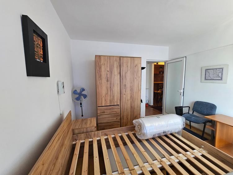 Apartament cu 3 camere decomandat în Piața Unirii