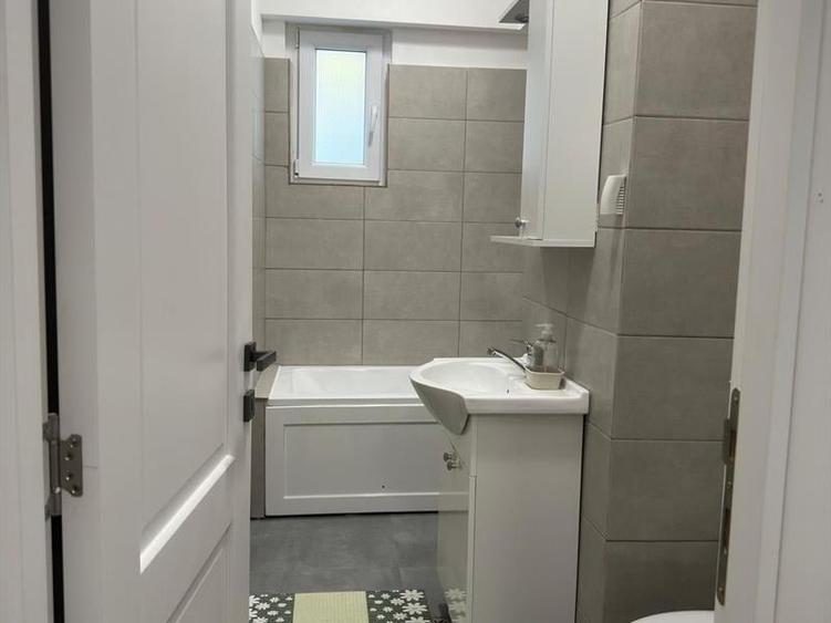 Garsonieră decomandată în Central