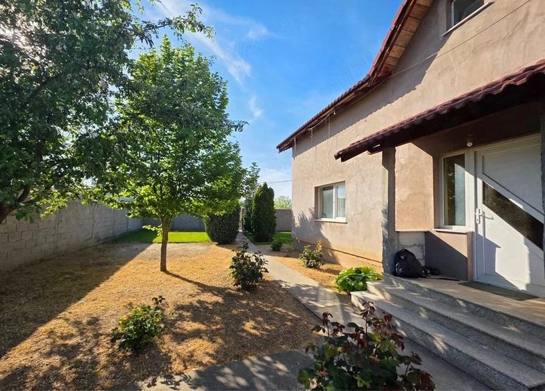 Casă cu 4 camere cu Teren 500 Mp în Central