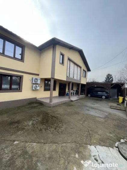 Casă cu 7 camere cu Teren 423 Mp în Bereasca