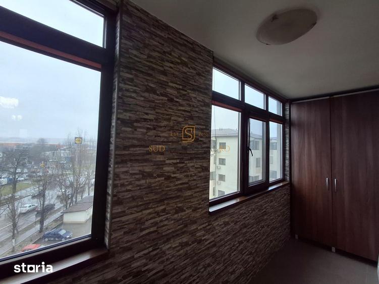 Apartament cu 3 camere decomandat în Metalurgiei