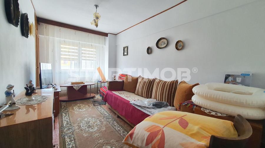 Apartament cu 4 camere decomandat, mobilat în Centrul Civic