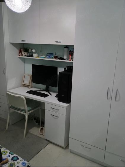 Apartament cu 3 camere decomandat în Vest
