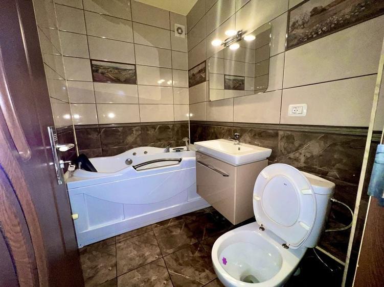 Apartament cu 3 camere semidecomandat în Podgoria