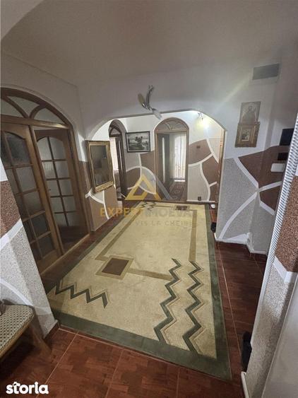 Apartament cu 4 camere în Vasile Alecsandri