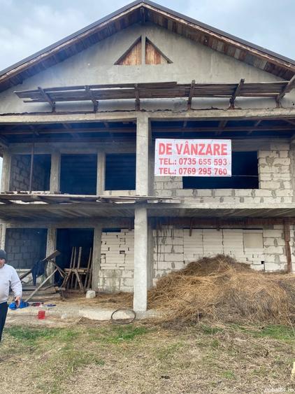 Casă cu 4 camere cu Teren 1280 Mp în Lilieci