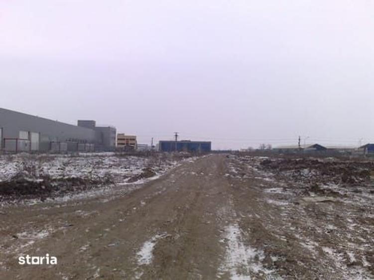 De vanzare acest teren de 17200 mp , strada Piscul Sadului, pret 110 E - 2