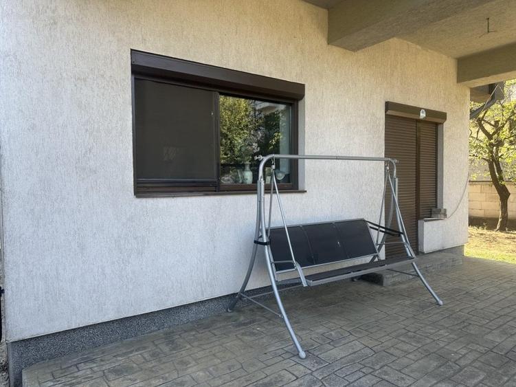 Casă individuală cu 5 camere cu Teren 2450 Mp în Rahova