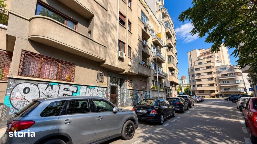 Apartament cu 3 camere semidecomandat, mobilat în Victoriei