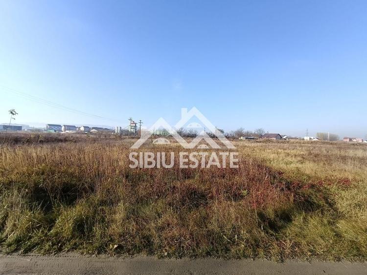 Teren agricol intravilan de 2205 mp, în Periferie