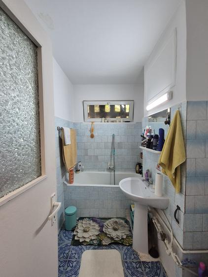 Apartament cu 3 camere semidecomandat în Circumvalațiunii