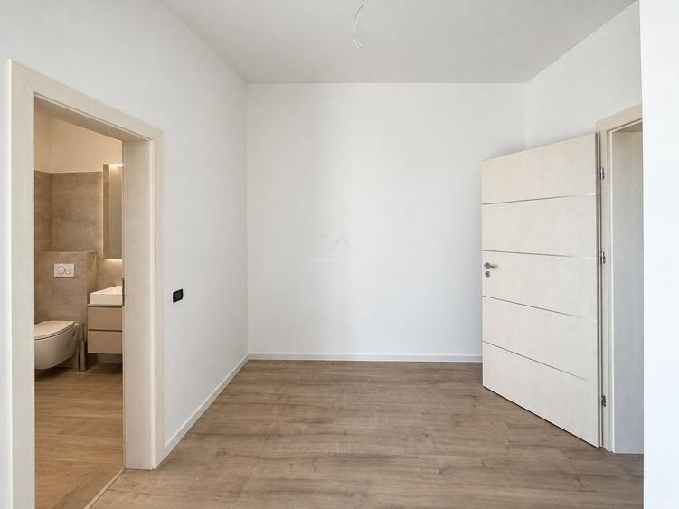Duplex cu 5 camere cu Canalizare în Moșnița Nouă