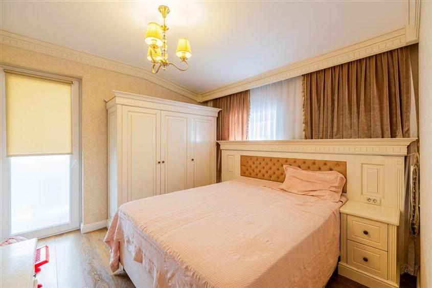 Casă cu 4 camere cu Teren 390 Mp în Exterior Est