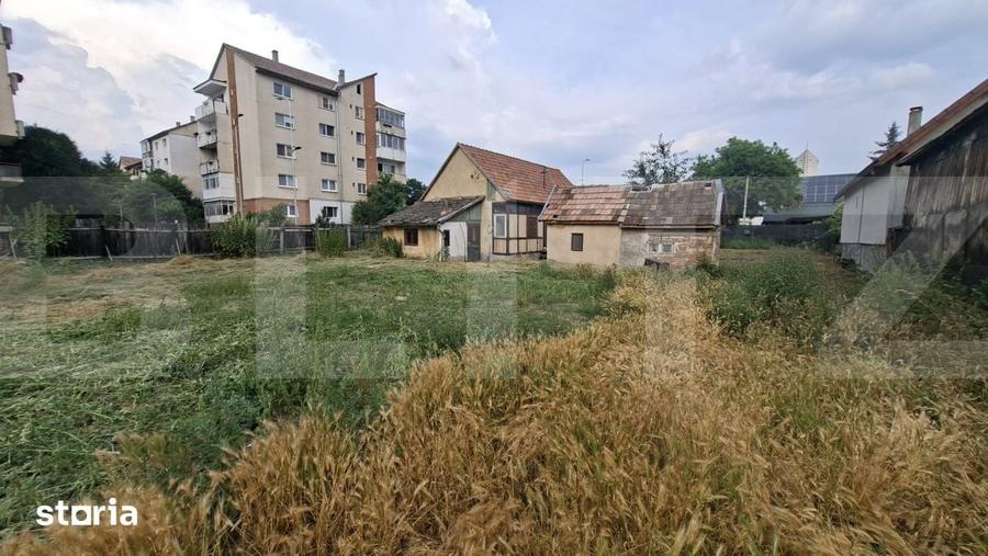 Casă cu 2 camere cu Teren 1070 Mp în Central